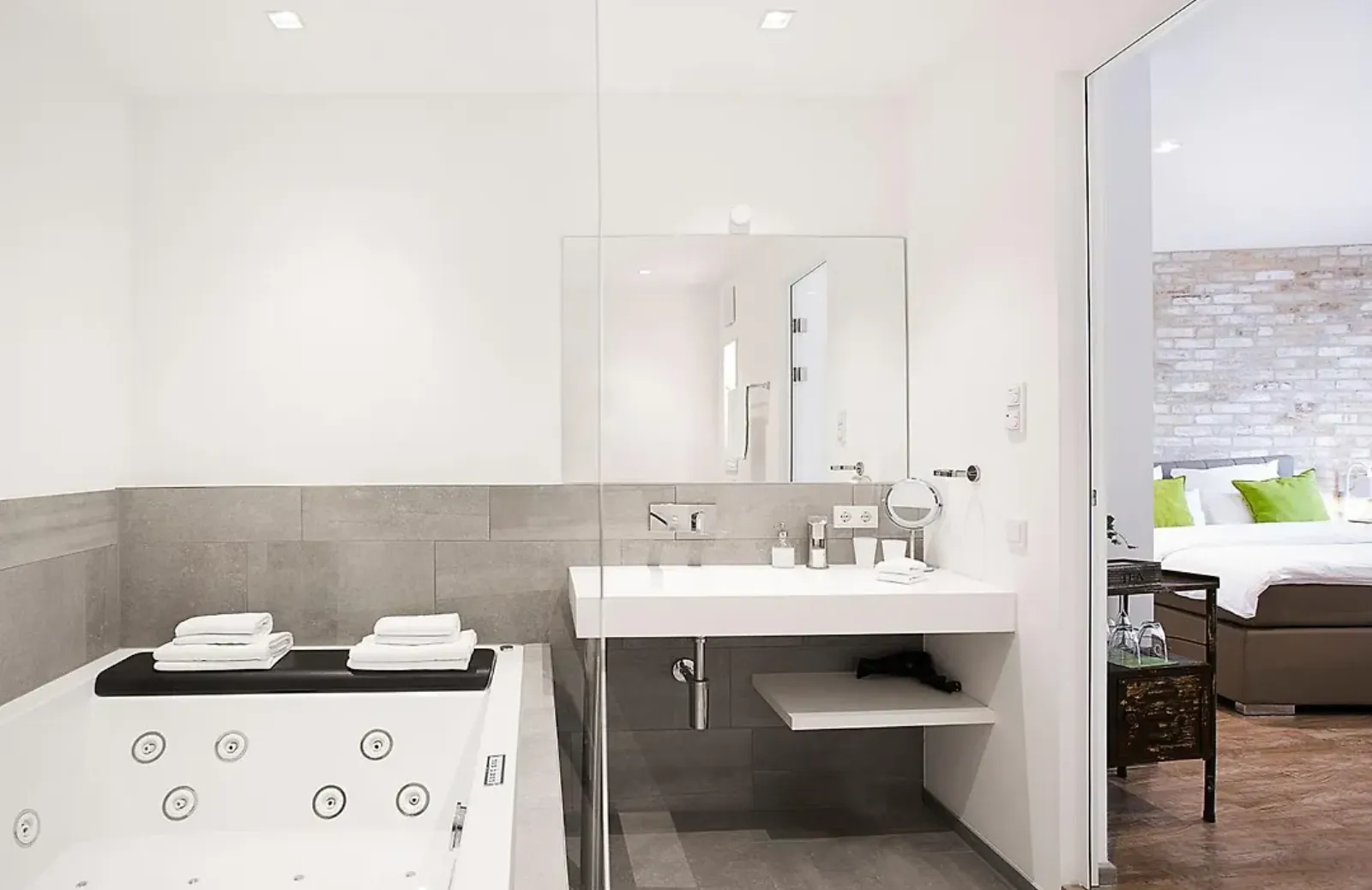 1st Floor Köln 2 – Restaurant & Genuss, Adults-Only Hotel in Nordrhein-Westfalen
