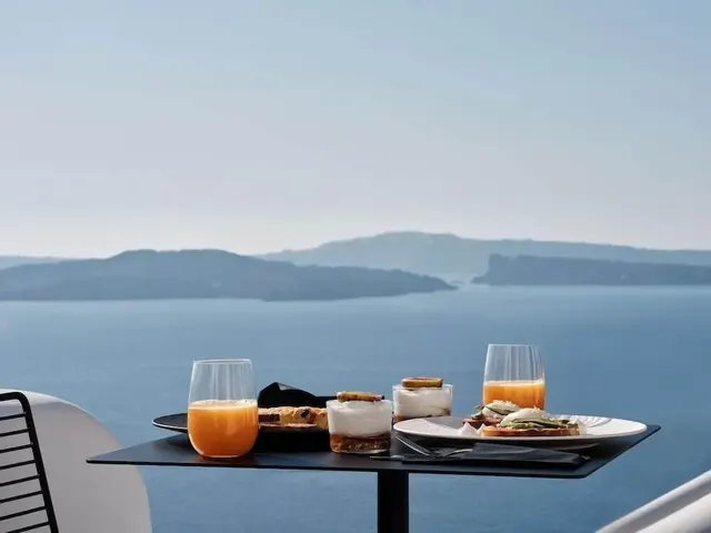 Abyss Santorini – Restaurant & Genuss, Erwachsenenhotel in Santorin