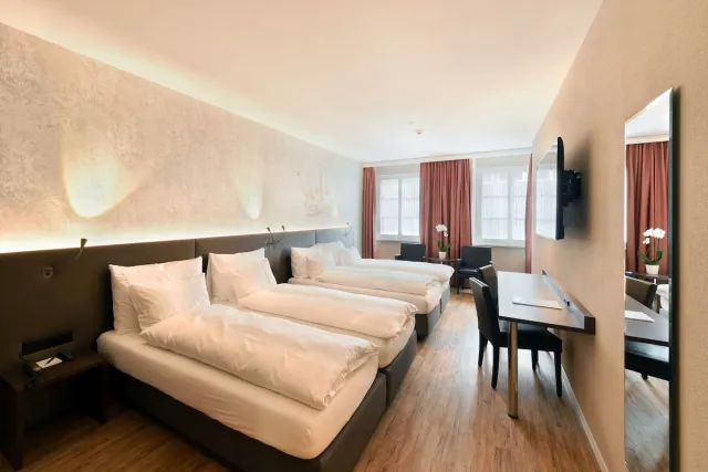 Pokój czteroosobowy — Altstadt Hotel Krone Luzern
