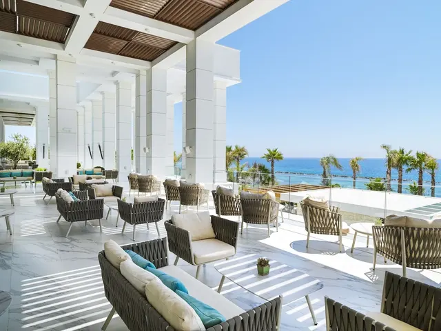 Amavi, MadeForTwo Hotels – Zimmer & Suiten, Erwachsenenhotel in Paphos