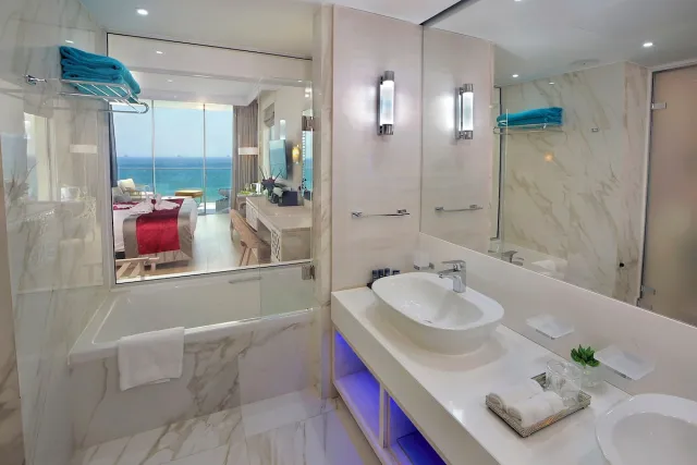 Suite - Honeymoon — Amavi, MadeForTwo Hotels