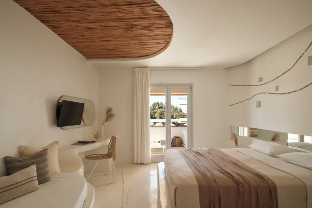 Cocoon kamer / uitzicht op het zwembad en jacuzzi — Andronikos Hotel