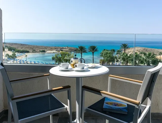 Anonymous Beach Hotel – Zimmer & Suiten, Erwachsenenhotel in Ayia Napa
