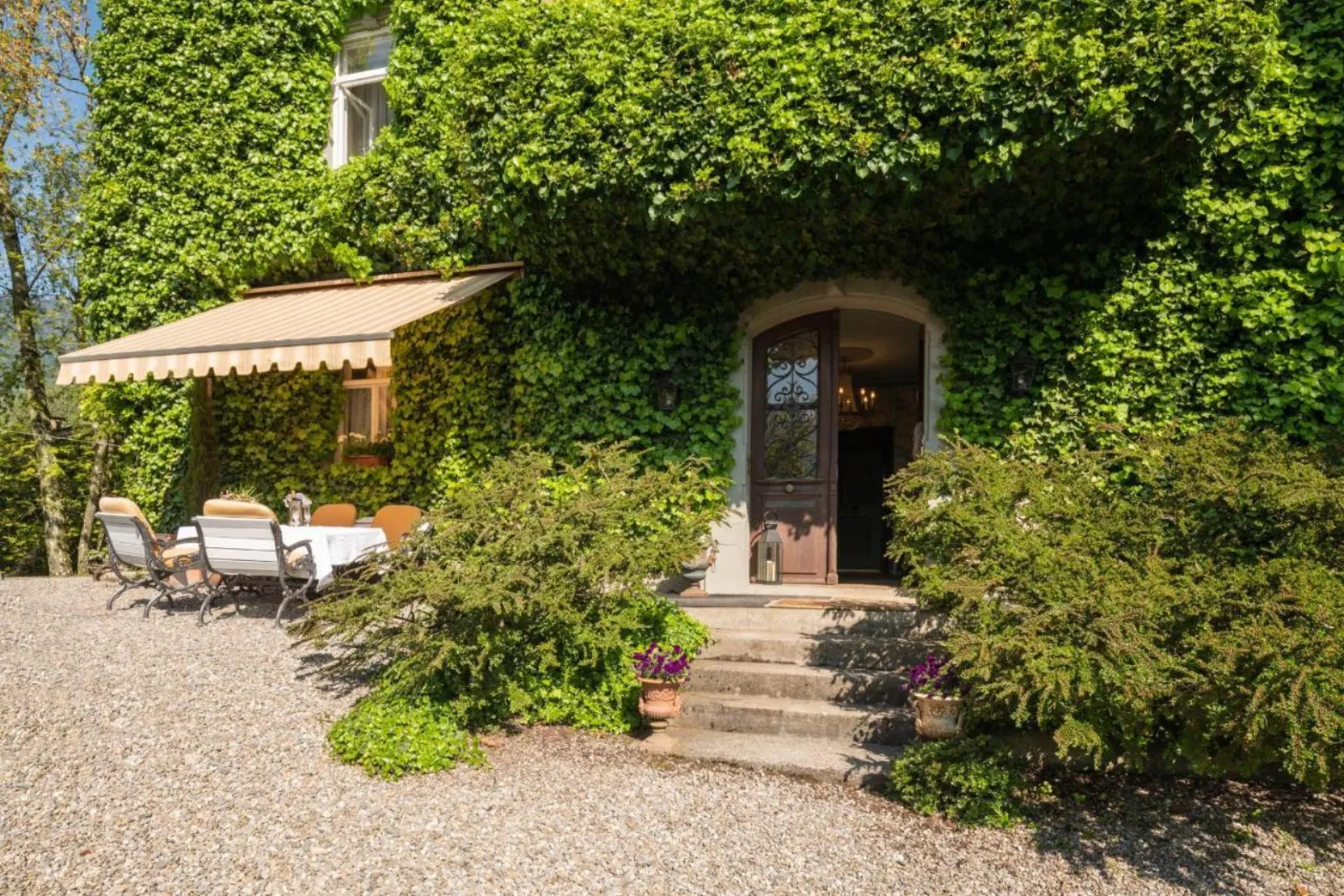 Art Deco Villa Mon Abri BnB – Adults-Only Hotel in Zentralschweiz, CH