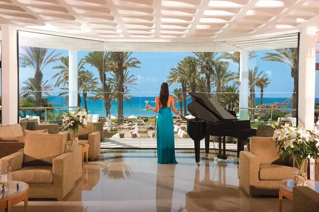Constantinou Bros Asimina Suites Hotel – Außenansicht, Erwachsenenhotel in Paphos