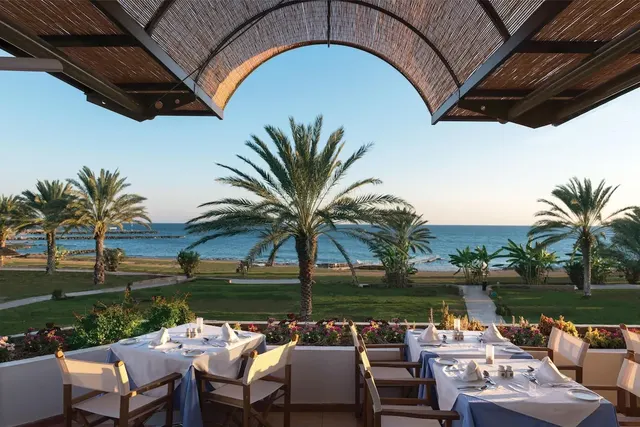 Constantinou Bros Athena Royal Beach Hotel – Zimmer & Suiten, Erwachsenenhotel in Paphos