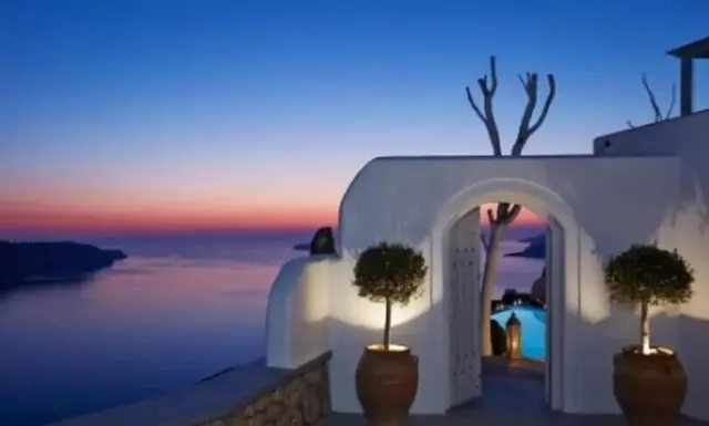 Athermi Suites – Pool & Spa, Erwachsenenhotel in Santorin