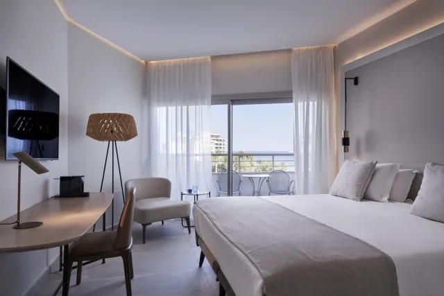 Tweepersoonskamer met tweepersoonsbed of aparte bedden en zeezicht — Atlantica Bay