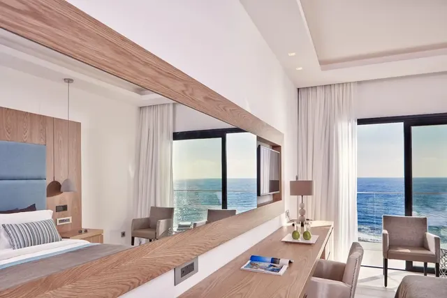 Atlantica Golden Beach Hotel – Pool & Spa, Erwachsenenhotel in Paphos