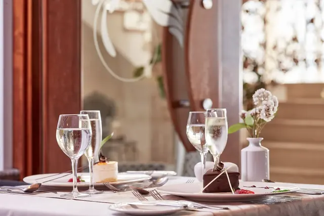 Atlantica Golden Beach Hotel – Restaurant & Genuss, Erwachsenenhotel in Paphos