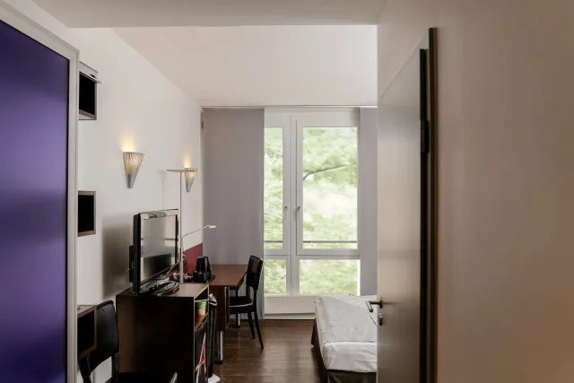 Standard dobbeltværelse (fransk seng 140cm) — Auszeit Hotel Düsseldorf