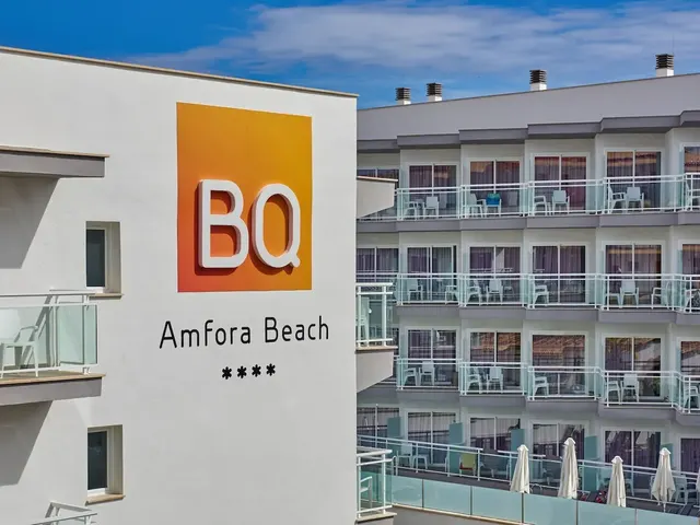 BQ Amfora Beach Hotel – Pool & Spa, Erwachsenenhotel in Mallorca