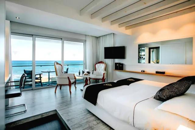 Deluxe tweepersoonskamer met aparte bedden, balkon en zeezicht — The Ciao Stelio Deluxe Boutique Hotel