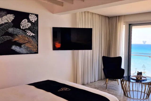 Junior suite met 1 kingsize bed, balkon en zeezicht (Executive) — The Ciao Stelio Deluxe Boutique Hotel