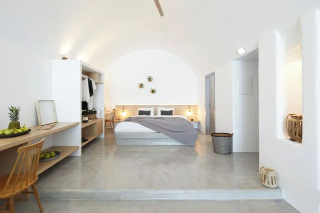Infinity residenties met jacuzzi buiten — Coco-Mat Hotel Santorini