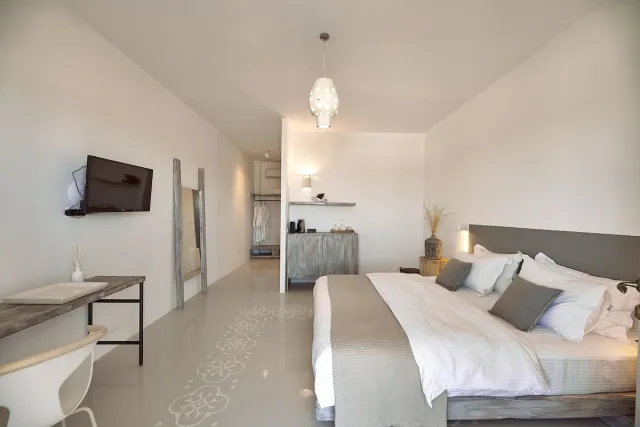 Sunset residenties met privétuin en jacuzzi buiten — Coco-Mat Hotel Santorini
