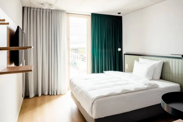 Comfort-værelse med 1 queensize seng, røgfrit — Coreum Hotel