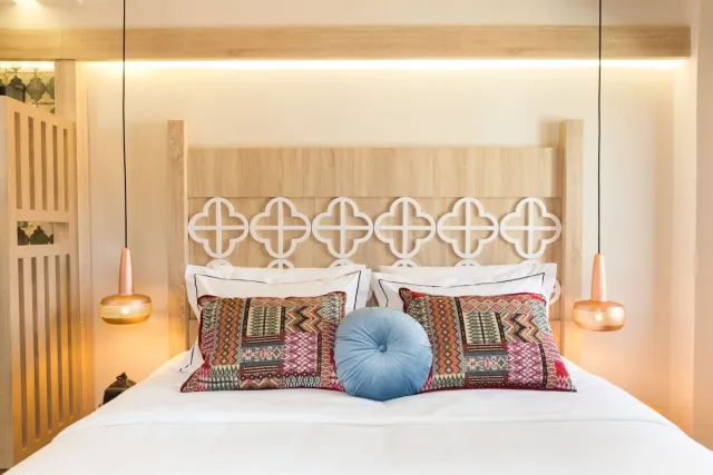 Deluxe suite — Cressa Suites