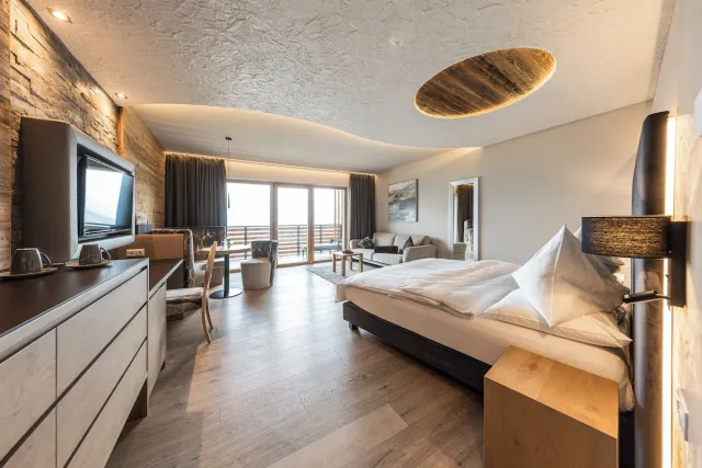 Comfort tweepersoonskamer met balkon en uitzicht op de bergen — DAS GERSTL Alpine Retreat