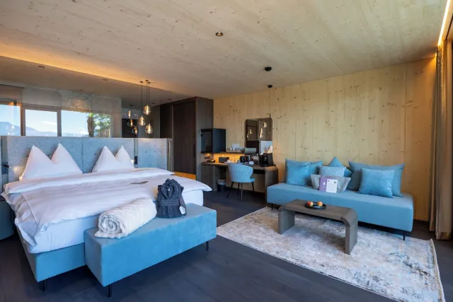 Deluxe suite met balkon en uitzicht op de vallei — DAS GERSTL Alpine Retreat