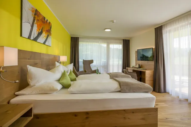 Standard-Doppelzimmer mit Balkon und Bergblick — DAS SIEBEN