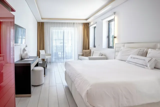 Superior kamer met toegang tot het zwembad — Diamond Deluxe Hotel