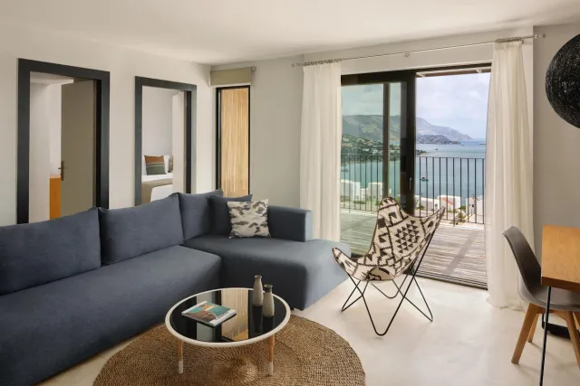 Junior suite (Sapphire Cozy Suite) — Domes Aulus Elounda