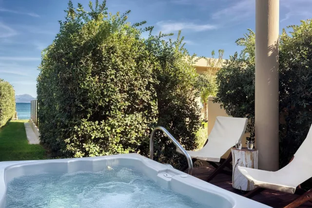 Pavilion Retreat met jacuzzi buiten — Domes Miramare