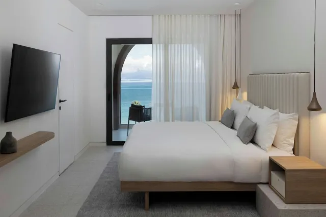 Suite met 1 kingsize bed (Opal Suite met jacuzzi buiten) — Domes Miramare