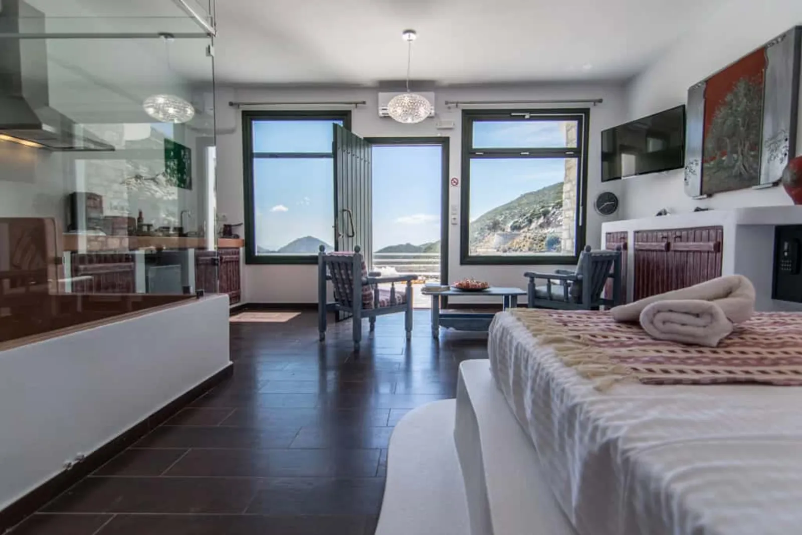 ELaiolithos Luxury Villa Suites – Pool & Spa, Adults-Only Hotel in Kykladen