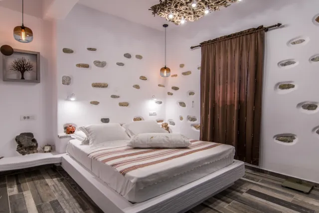 Royal suite (Emery) — ELaiolithos Luxury Villa Suites