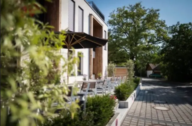 Eriks Hotel – Außenansicht, Erwachsenenhotel in Bayern