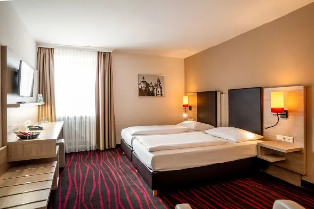 Doppel- oder Zweibettzimmer zum Innenhof (ohne Klimaanlage) — Europäischer Hof