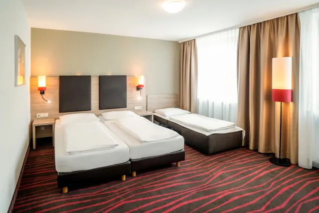 Vierbettzimmer (ohne Klimaanlage) — Europäischer Hof