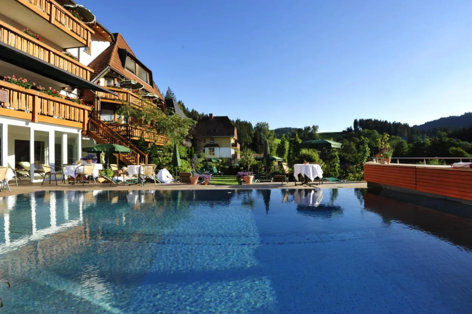 Ferien Residenz Bergfried – Außenansicht, Adults-Only Hotel in Baden-Württemberg