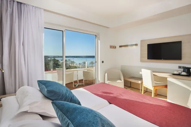 Premium tweepersoonskamer met balkon en gedeeltelijk zeezicht — Grupotel Acapulco Playa
