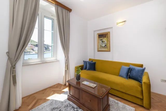 Deluxe suite met zeezicht — Heritage Hotel Tisno