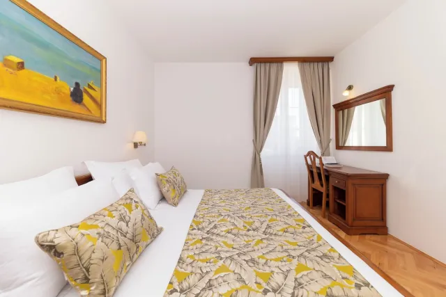 Tweepersoonskamer - De Luxe - zeezicht — Heritage Hotel Tisno