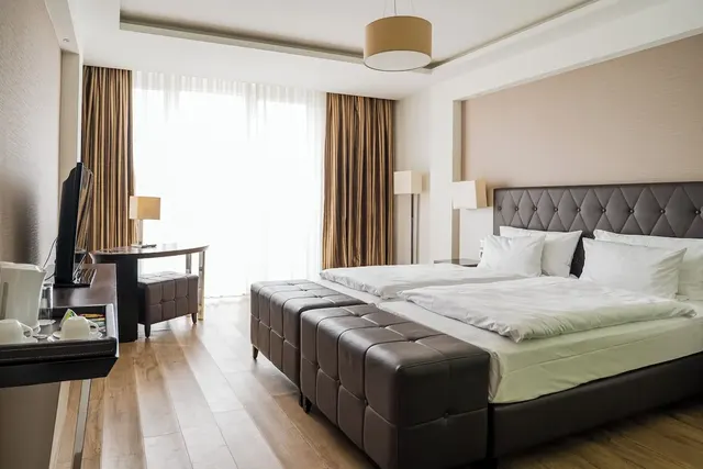 Homaris West Side – Restaurant & Genuss, Erwachsenenhotel in Berlin