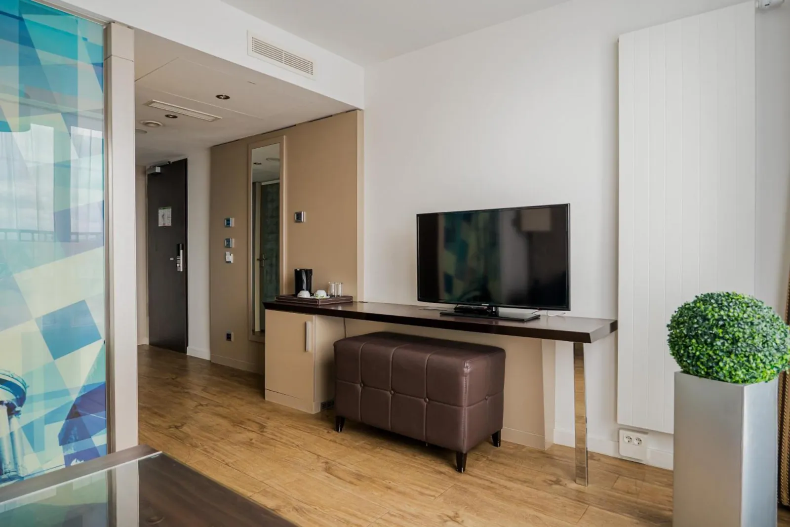 Homaris West Side – Restaurant & gastronomie, Adults-Only Hotel in Brandenburg