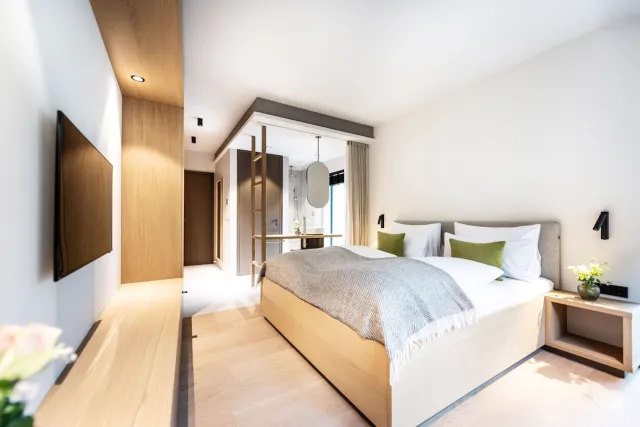 Pokój dwuosobowy z 1 łóżkiem king size i balkonem — Hotel BERGEBLICK