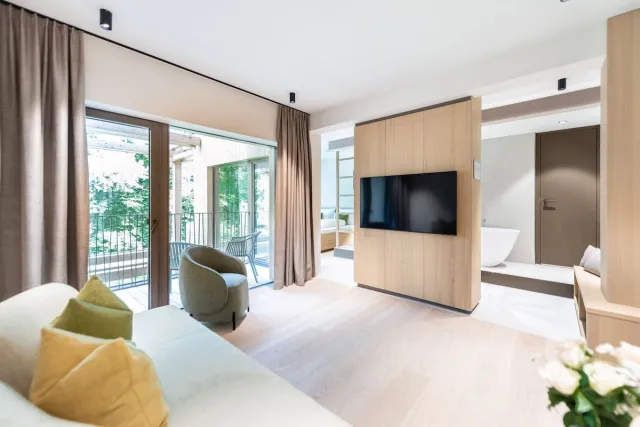 Apartament z 1 łóżkiem king size, sofą rozkładaną i balkonem — Hotel BERGEBLICK