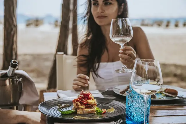 Hotel Corte Bianca – Außenansicht, Erwachsenenhotel in Sardinien