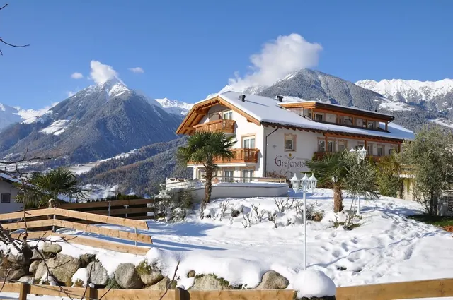 Hotel Grafenstein – Außenansicht, Erwachsenenhotel in Südtirol