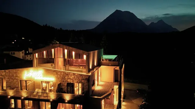 Hotel Kristall – Pool & Spa, Erwachsenenhotel in Tirol