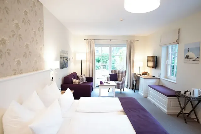 Hotel Landhaus Ellerbrock – Außenansicht, Erwachsenenhotel in Schleswig-Holstein