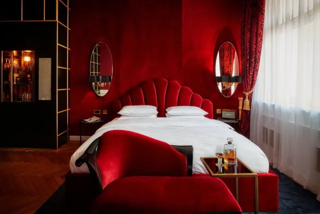 Bellevue — Hotel Provocateur