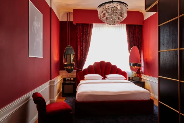 Supérieure — Hotel Provocateur