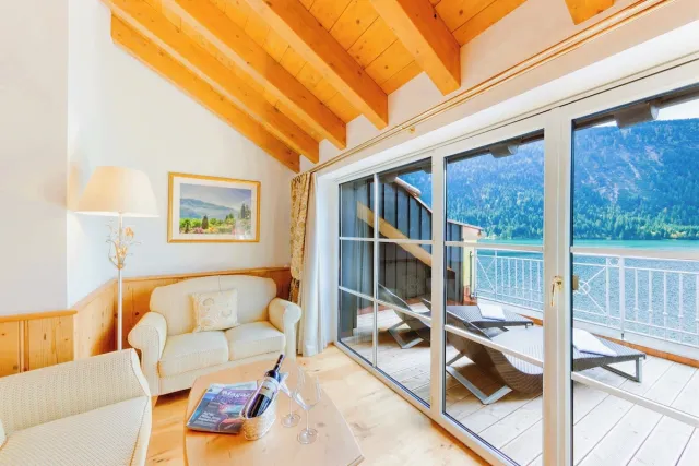 Deluxe-Suite mit Seeblick — Hotel Via Salina