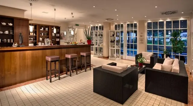 Hotel Vier Jahreszeiten Binz – Restaurant & Genuss, Erwachsenenhotel in Mecklenburg-Vorpommern
